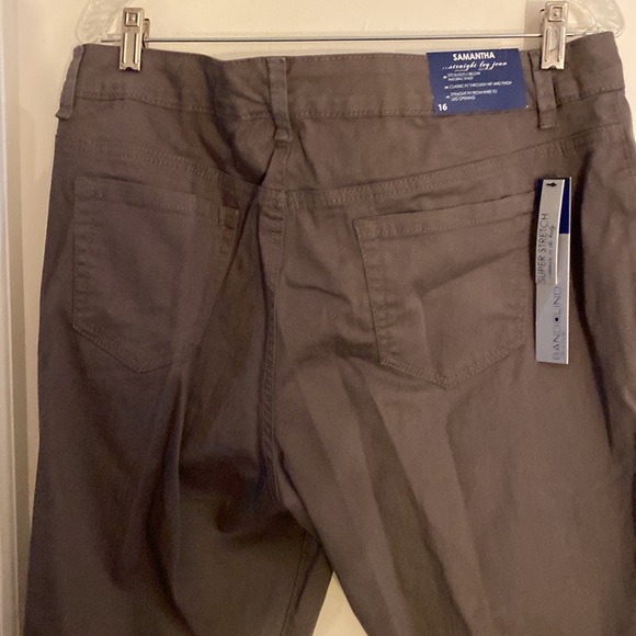 New Bandolino Samantha color chrome size16straight leg jeans - Picture 3 of 10